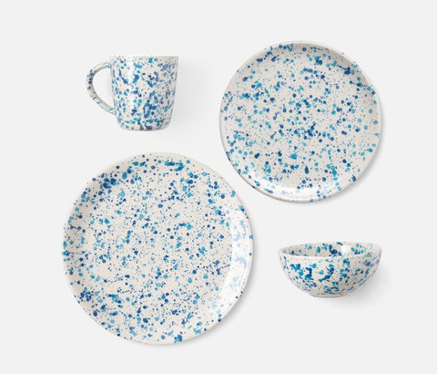 You can be sure your guests will be impressed with a selection of chic dinnerware.